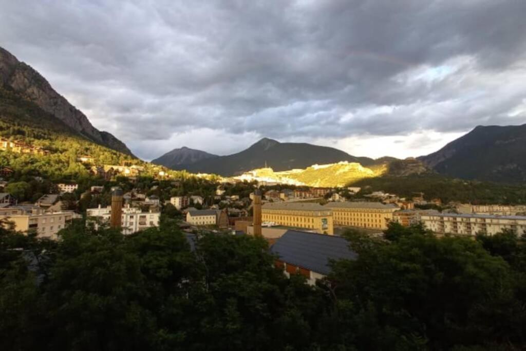 Appartement De Charme Le 1707 Au Coeur De La Cite Vauban Briançon Zewnętrze zdjęcie